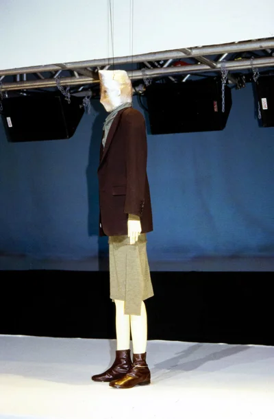 Look 10